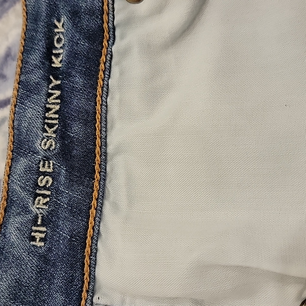 ๐ American Eagle Hi-Rise Skinny Kick 14 Short - Picture 5 of 6